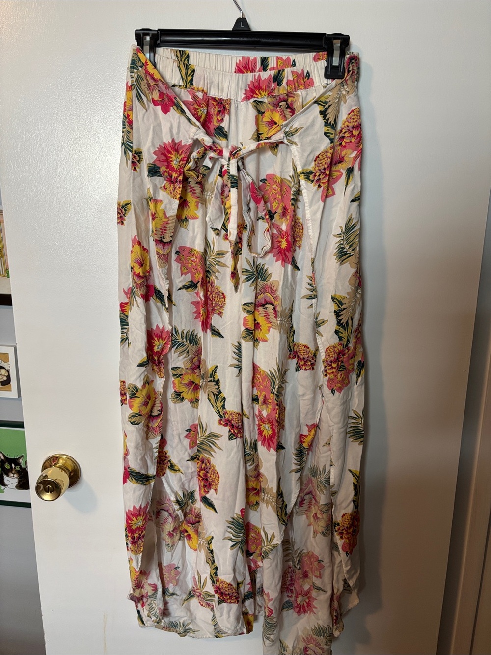 EuroSummer New England Coastal Floral White Flowy Toe Front Open-Side Pants